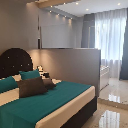 Maliziusella Hotel Napoli Bagian luar foto